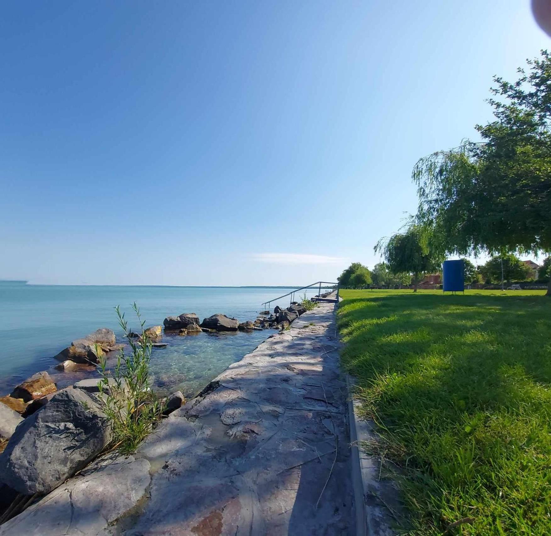 Balatoni Aranyparti Apartmanok Siófok Buitenkant foto